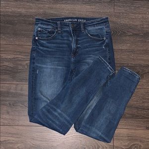 *AMERICAN EAGKE SKINNY JEANS*